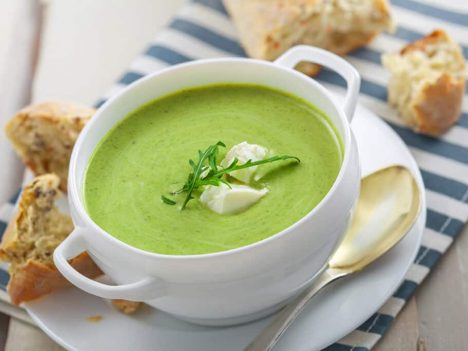 Špenátová polievka so smotanou
