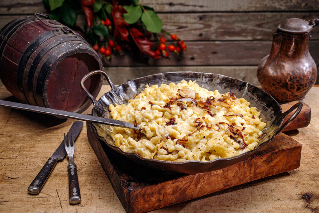 Syrové špecle s cibuľkou